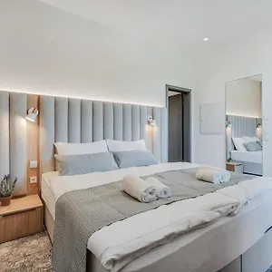 Aparthotel Bright: Aicherpark, Rosenheim